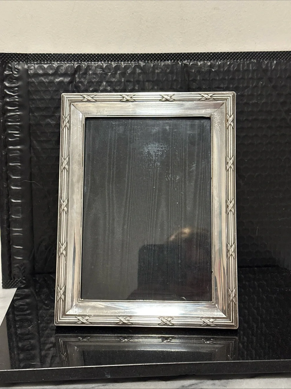 Sterling silver criss cross design border picture frame 5x7” photo velvet back